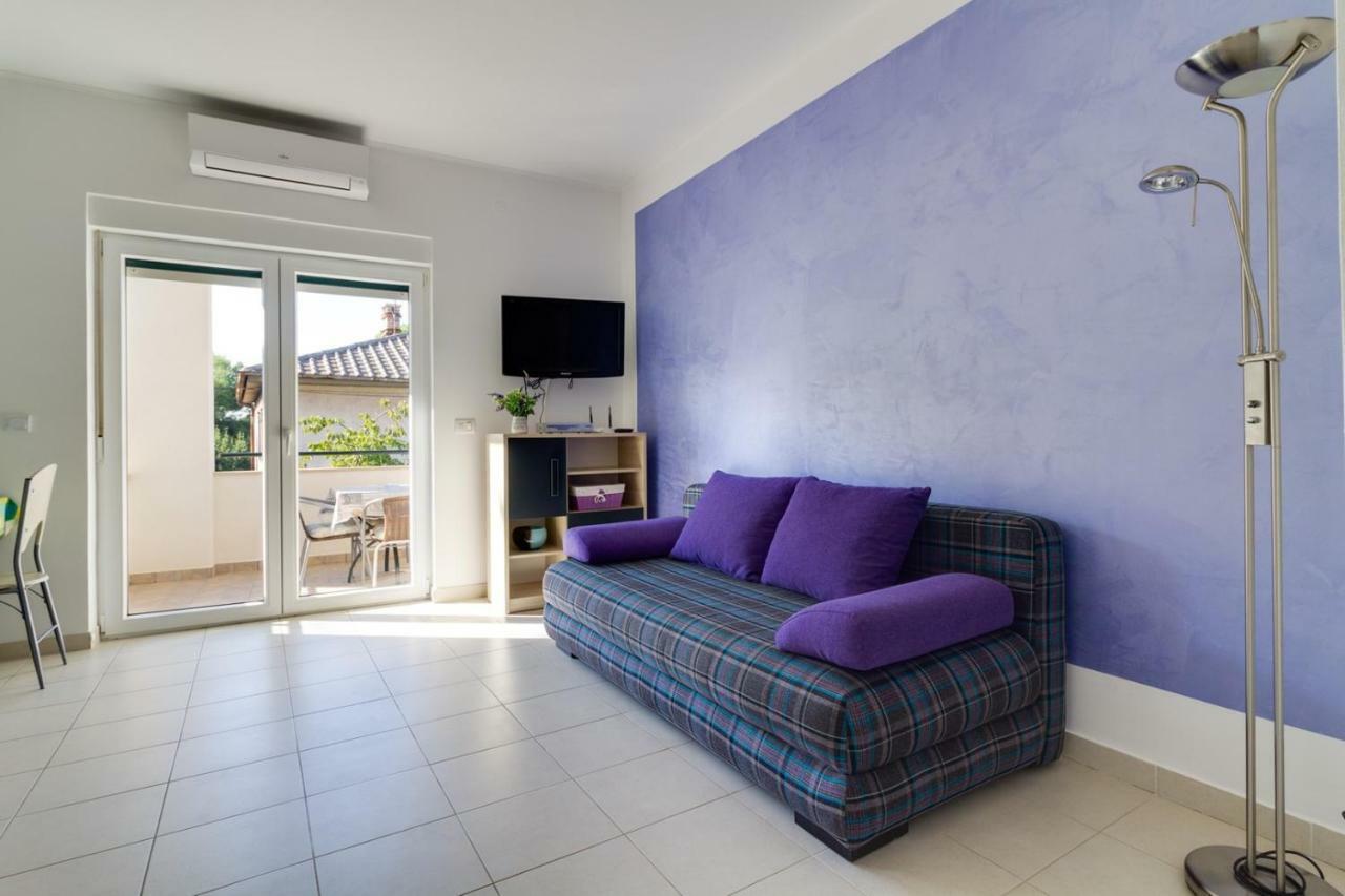 Apartments Tonka Near Beach And Sea Πούλα Εξωτερικό φωτογραφία