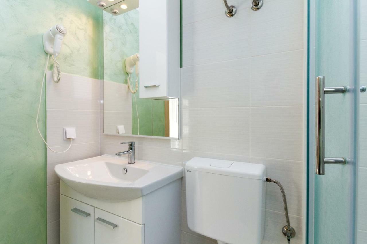 Apartments Tonka Near Beach And Sea Πούλα Εξωτερικό φωτογραφία